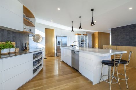Photo of property in 10 Seascape View, Paremata, Porirua, 5024