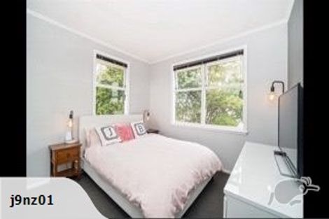 Photo of property in 3/10 Coroglen Avenue, Birkenhead, Auckland, 0626