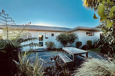 Photo of property in 4 Allman Drive, Coromandel, 3506