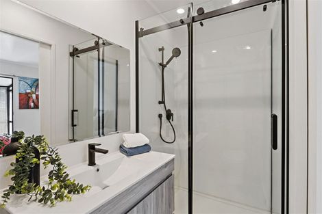 Photo of property in 2/8 Coates Road, Papatoetoe, Auckland, 2025