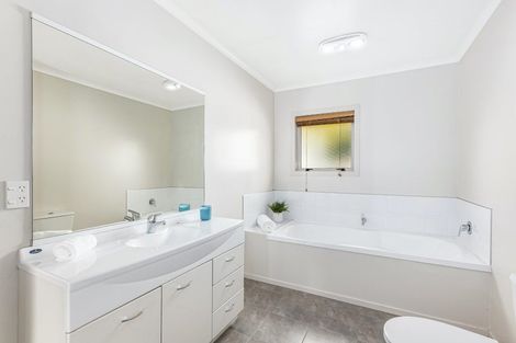 Photo of property in 6 Routeburn Avenue, Aotea, Porirua, 5024