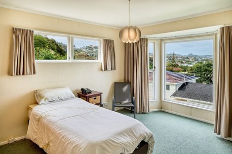 Photo of property in 17 Annan Grove, Papakowhai, Porirua, 5024