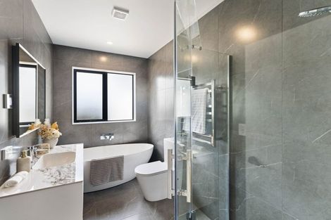 Photo of property in 51 Emerald Avenue, Rosehill, Papakura, 2113