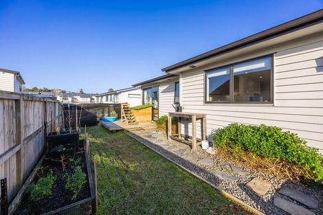 Photo of property in 8 Ahorangi Road, Silverdale, 0932