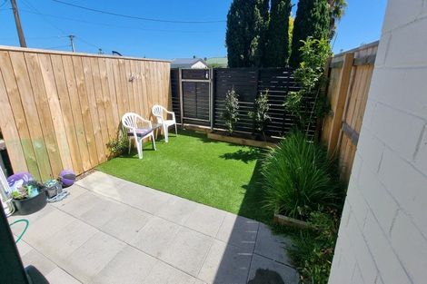 Photo of property in 4/12 Tawa Road, Te Atatu Peninsula, Auckland, 0610