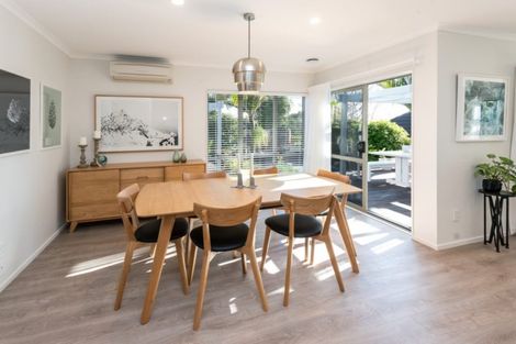 Photo of property in 35 John Brooke Crescent, East Tamaki Heights, Auckland, 2016