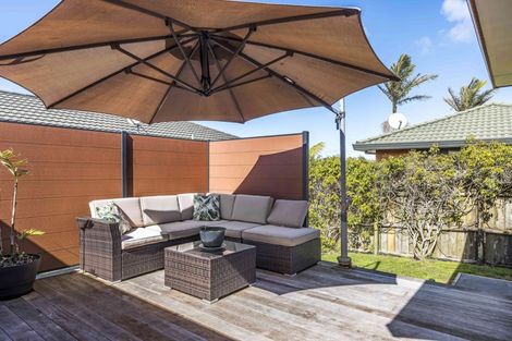 Photo of property in 15 Kath Hopper Drive, Orewa, 0931