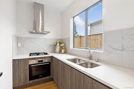 Photo of property in 8a Karamu Street, Te Atatu Peninsula, Auckland, 0610