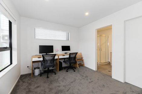 Photo of property in 4/35 Hogans Road, Glenfield, Auckland, 0629