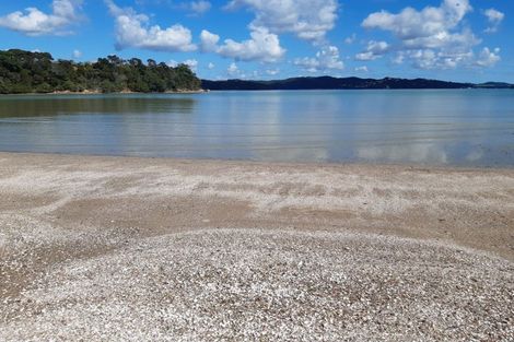 Photo of property in 73 Pipiroa Road, Ngatea, 3503