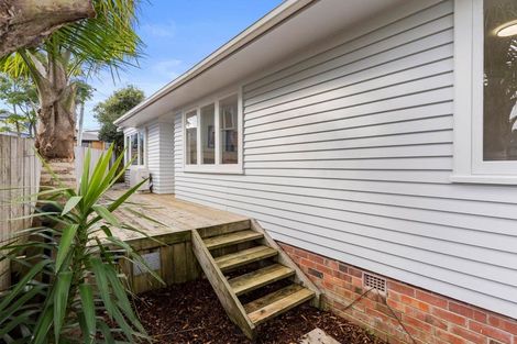 Photo of property in 42 Lyttelton Avenue, Forrest Hill, Auckland, 0620