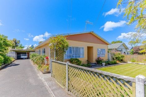 Photo of property in 18 Hunia Street, Marton, 4710