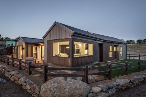 Photo of property in 1 Kamana Rise, Wanaka, 9382