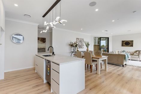 Photo of property in 44 Drumbuoy Drive, Flat Bush, Auckland, 2019