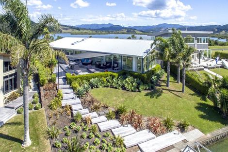Photo of property in 18 Hei Esplanade, Whitianga, 3510