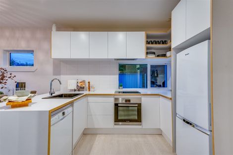 Photo of property in 182 Mount Pleasant Road, Mount Pleasant, Christchurch, 8081