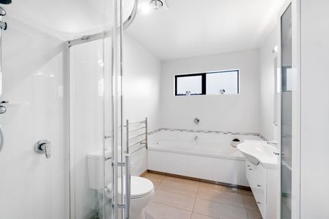 Photo of property in 19 Tangy Loch Lane, Broomfield, Christchurch, 8042