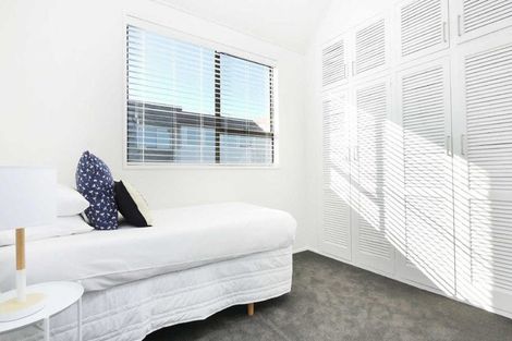 Photo of property in 72 Aikmans Road, Merivale, Christchurch, 8014