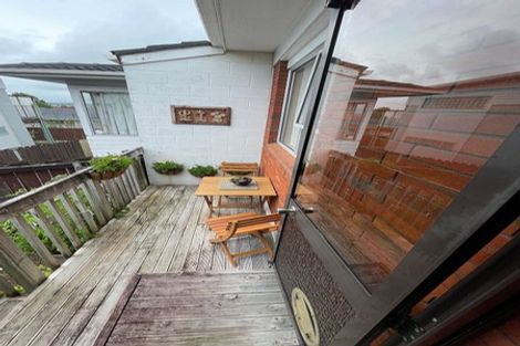 Photo of property in 43 Te Atatu Road, Te Atatu South, Auckland, 0610