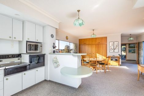 Photo of property in 166 Heta Road, Highlands Park, New Plymouth, 4312