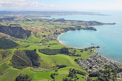 Photo of property in 1471 Clevedon Kawakawa Road, Kawakawa Bay, Papakura, 2585