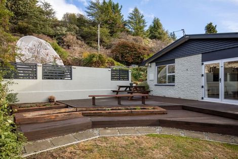 Photo of property in 18 Branxholm Street, Roxburgh, 9500