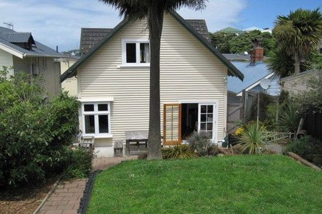 Photo of property in 24 Rolleston Street, Mount Cook, Wellington, 6021