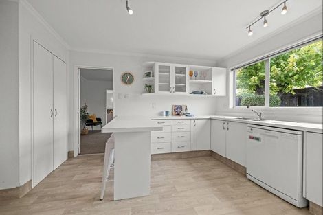 Photo of property in 17 Caulfield Place, Awapuni, Palmerston North, 4412