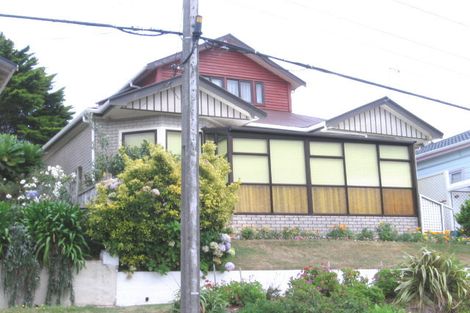 Photo of property in 70 Eden Street, Island Bay, Wellington, 6023