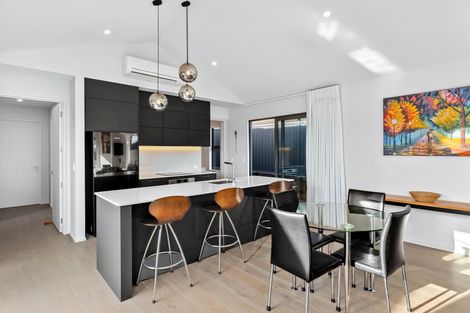 Photo of property in 8 The Heights Avenue, Wanaka, 9305