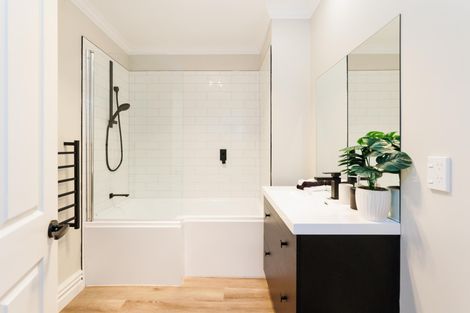 Photo of property in 10 Stewart Street, Marton, 4710