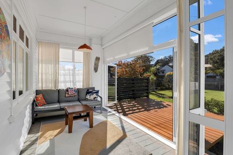Photo of property in 35 College Street, College Estate, Whanganui, 4500