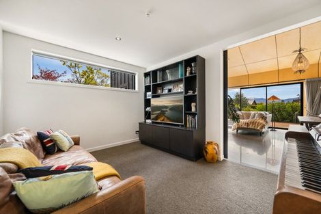 Photo of property in 37 Pendeen Crescent, Jacks Point, Queenstown, 9371