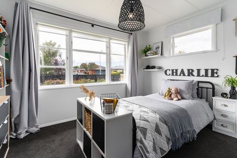 Photo of property in 6 Newhaven Place, Roslyn, Palmerston North, 4414