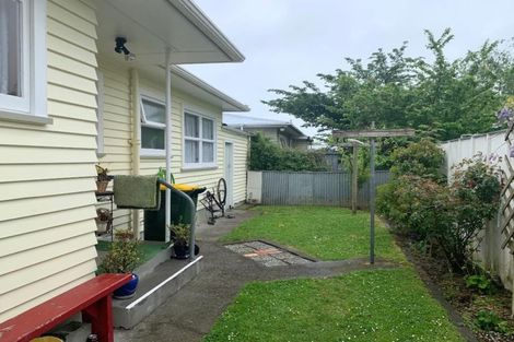 Photo of property in 8 Eton Place, Levin, 5510