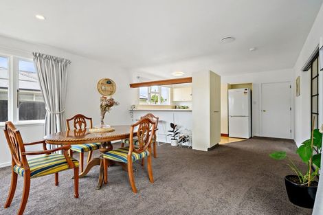 Photo of property in 180 Avonhead Road, Avonhead, Christchurch, 8042