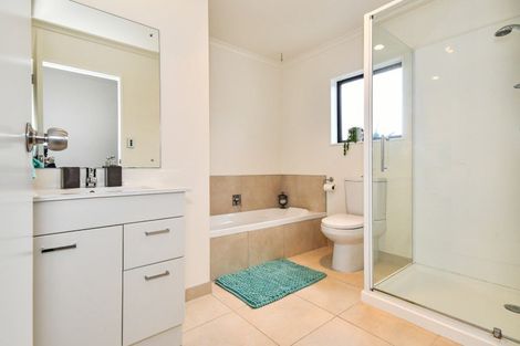 Photo of property in 17 Kokako Rise, Papakura, 2110