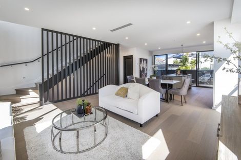 Photo of property in 16b Saltburn Road, Milford, Auckland, 0620