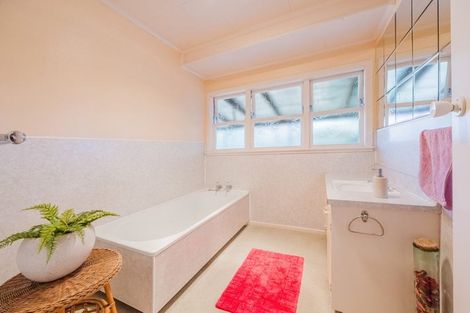 Photo of property in 32 Kent Terrace, Taradale, Napier, 4112