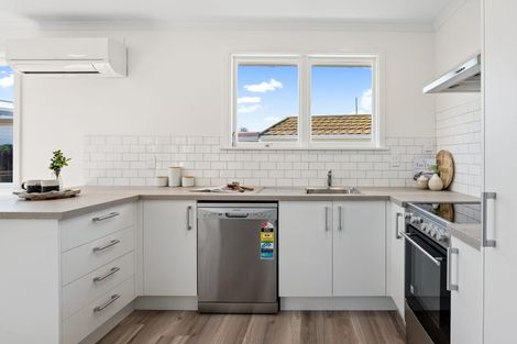 Photo of property in 2 Freebairn Street, Redwood, Christchurch, 8051