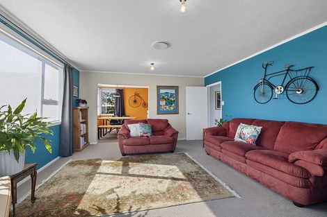 Photo of property in 4 Kelvin Place, Westown, New Plymouth, 4310
