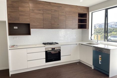 Photo of property in 32 Karoro Road, Flat Bush, Auckland, 2019