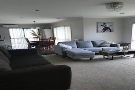 Photo of property in 116a Royal Road, Massey, Auckland, 0614