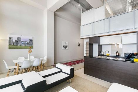 Photo of property in Stadium Garden Flats, 113/107 Thorndon Quay, Pipitea, Wellington, 6011