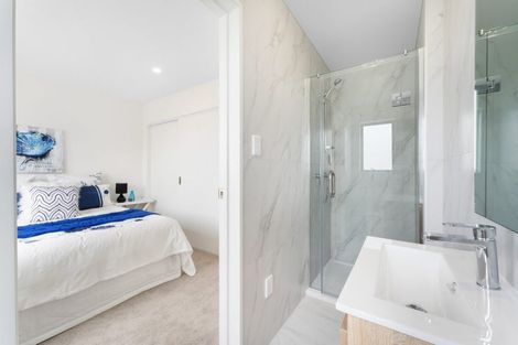 Photo of property in 45a Crestview Rise, Papakura, 2110