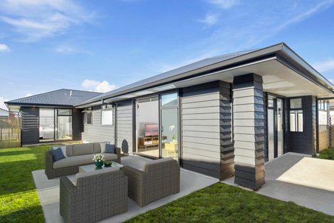 Photo of property in 32 Rotomanu Place, Pyes Pa, Tauranga, 3112