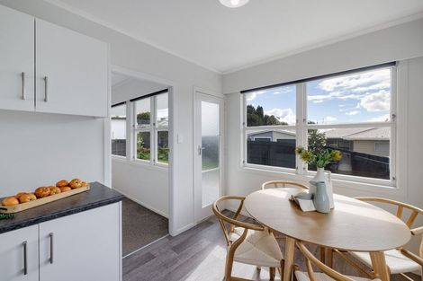 Photo of property in 8a Queen Road, Bellevue, Tauranga, 3110