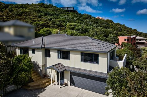 Photo of property in 22 Domanski Crescent, Owhiro Bay, Wellington, 6023