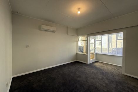 Photo of property in 73 Pirie Street, Mount Victoria, Wellington, 6011