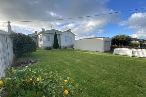 Photo of property in 36 Young Street, New Plymouth, 4310